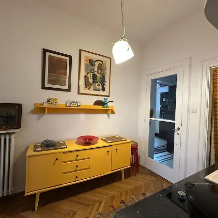 Cozy Skyline Apartament