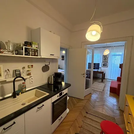 Cozy Skyline Apartament